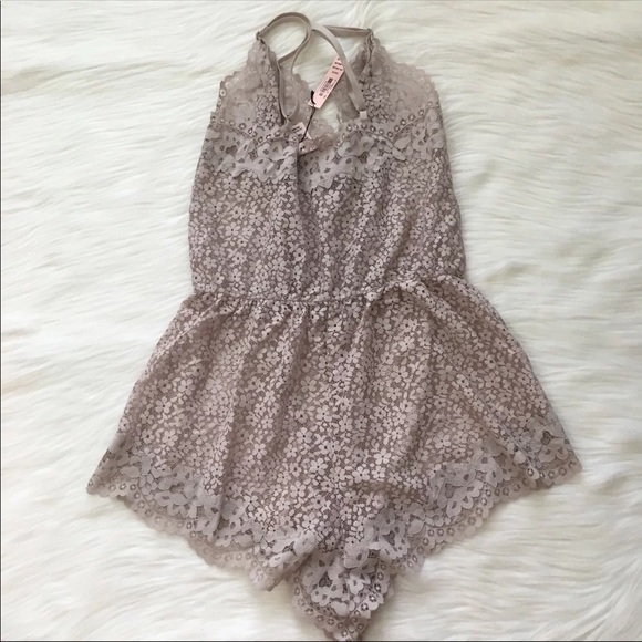 VS XS Lace Romper - Picture 3 of 3